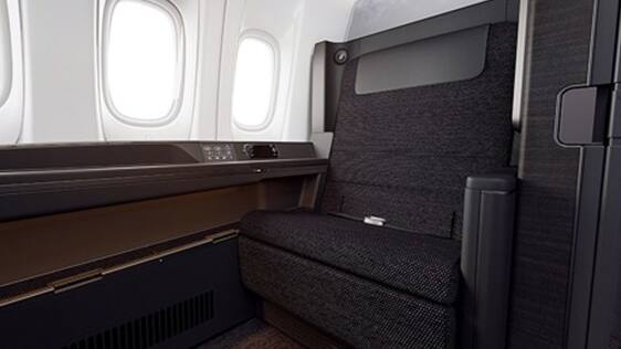B777-300ERファーストクラスシート