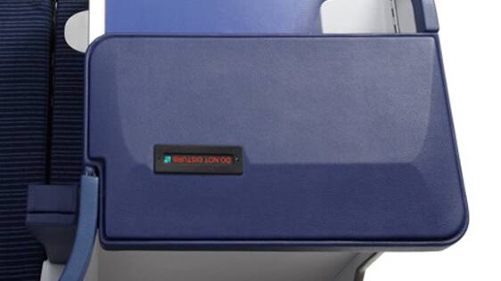 B787-8（184/169席）ビジネスクラス座席のDo Not Disturbインジケータの写真